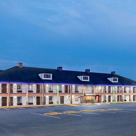 Baymont By Wyndham Commerce Ga Near Tanger Outlets Mall Exteriör bild