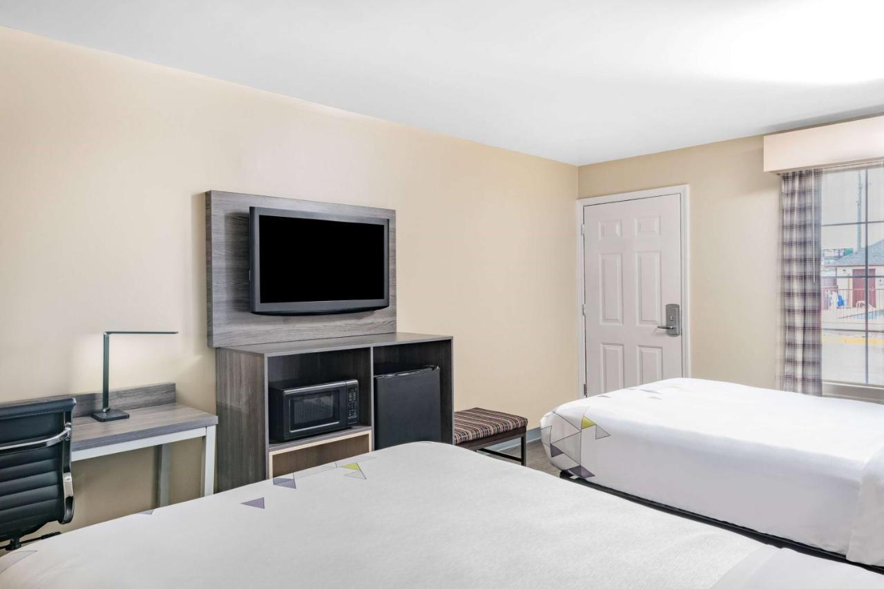 Baymont By Wyndham Commerce Ga Near Tanger Outlets Mall Exteriör bild