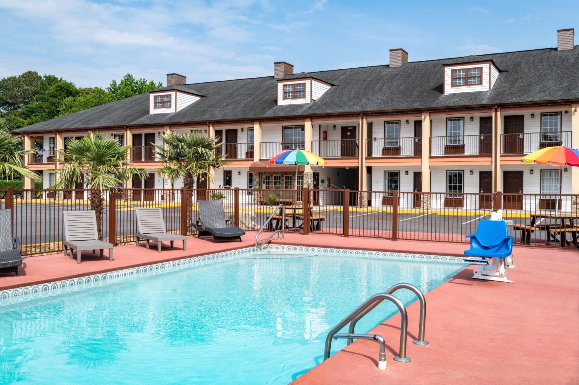 Baymont By Wyndham Commerce Ga Near Tanger Outlets Mall Exteriör bild