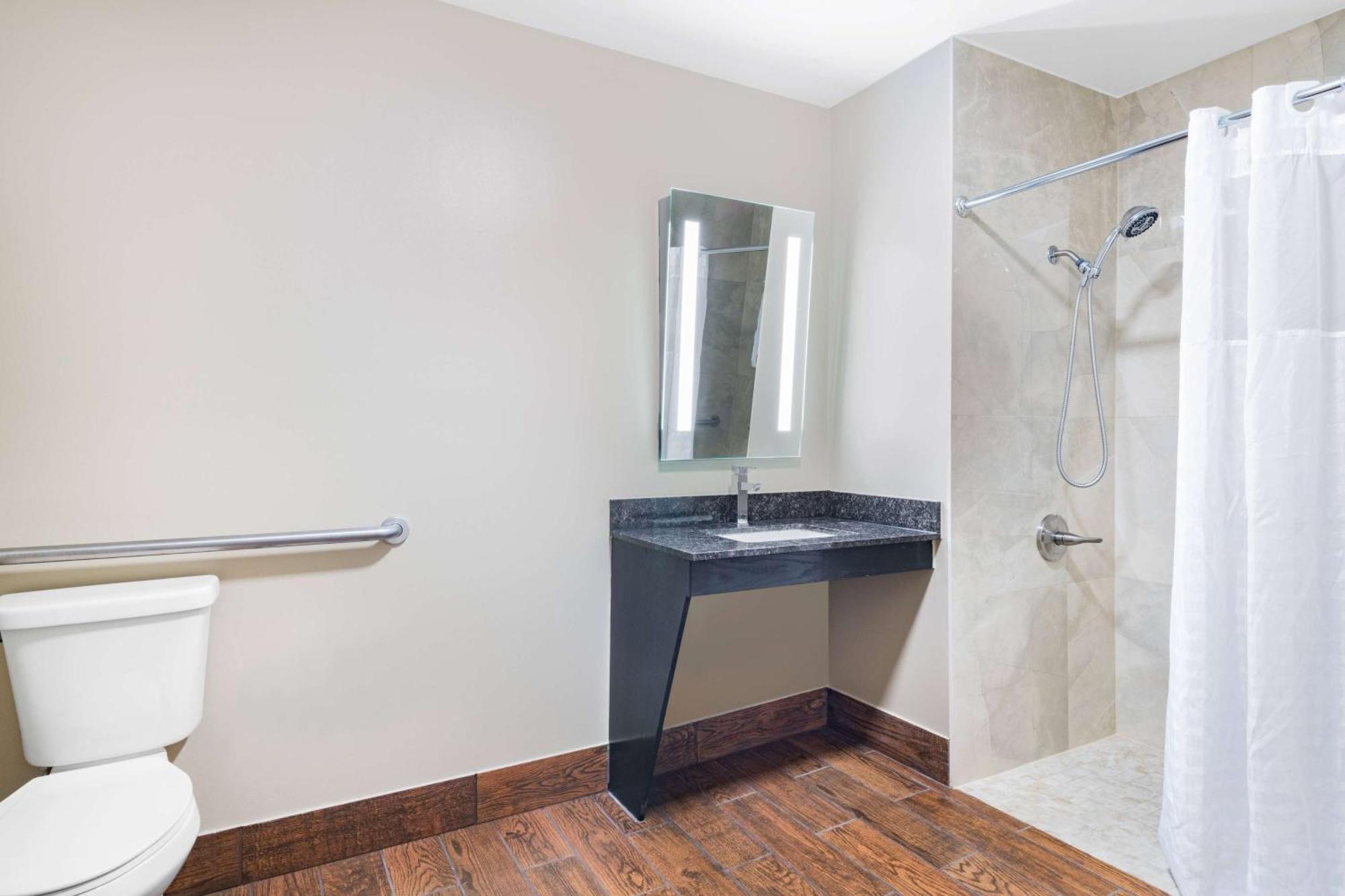 Baymont By Wyndham Commerce Ga Near Tanger Outlets Mall Exteriör bild