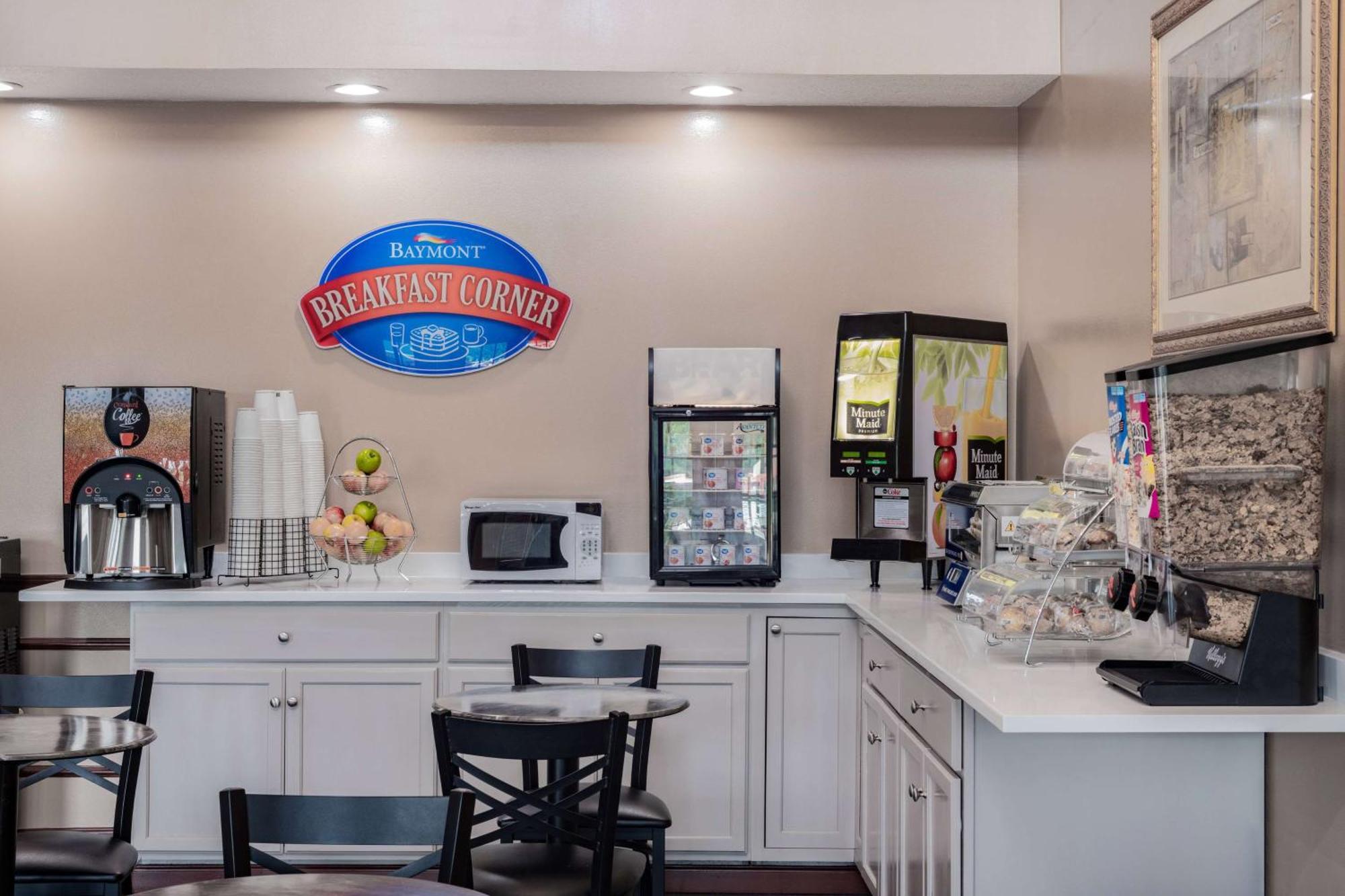 Baymont By Wyndham Commerce Ga Near Tanger Outlets Mall Exteriör bild