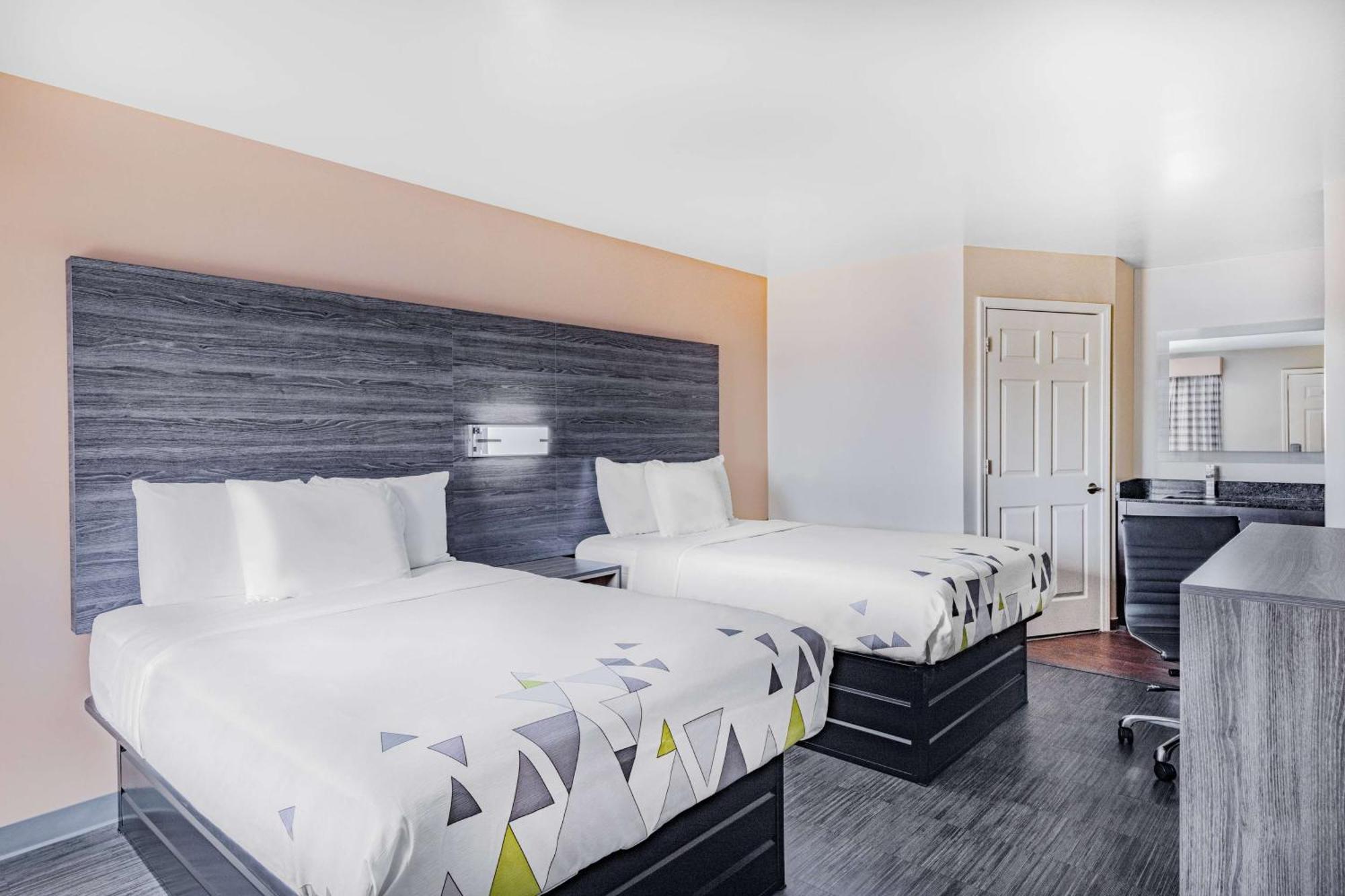 Baymont By Wyndham Commerce Ga Near Tanger Outlets Mall Exteriör bild