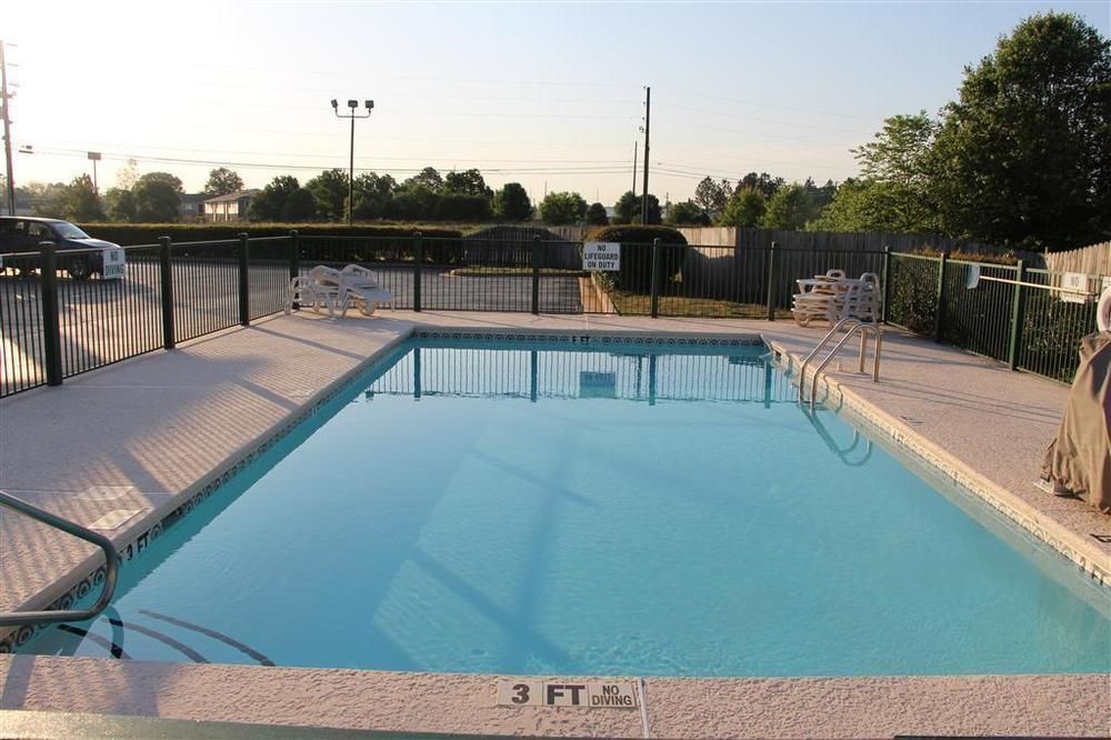 Baymont By Wyndham Commerce Ga Near Tanger Outlets Mall Exteriör bild
