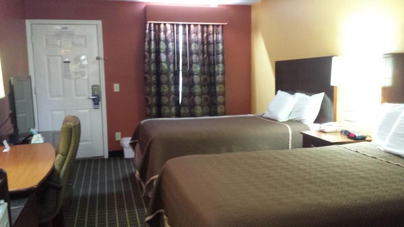 Baymont By Wyndham Commerce Ga Near Tanger Outlets Mall Exteriör bild