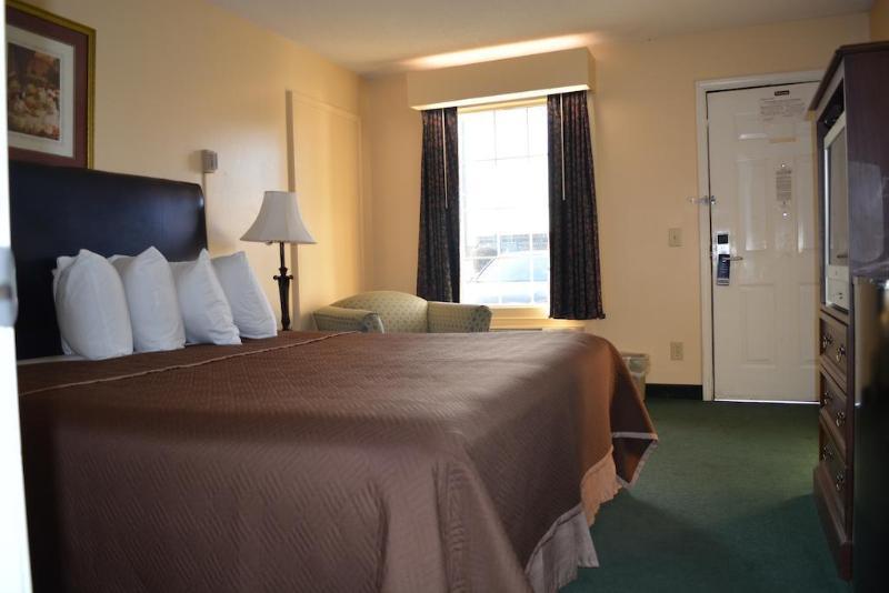 Baymont By Wyndham Commerce Ga Near Tanger Outlets Mall Exteriör bild
